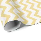 Modern pastelgeel en wit chevron patroon cadeaupapier (Rol Hoek)