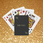 Modern Patroon Elegant Monogram Zwart Goud Poker Speelkaarten<br><div class="desc">Aangepast, gepersonaliseerd, stijlvol, modern, zwart en grijs geruit patroon, elegante faux gouden typografie / script monogram en naam, klassieke poker speelkaarten dek. Typ gewoon uw initiaal / monogram en jouw naam in om aan te passen. Maakt een geweldig op maat gemaakt, gepersonaliseerd cadeau voor verjaardag, bruiloft, jubileum, afstuderen, vaderdag, Thanksgiving,...</div>