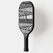 Modern patroon in zwart-wit, personaliseerbaar pickleball paddle (Links)