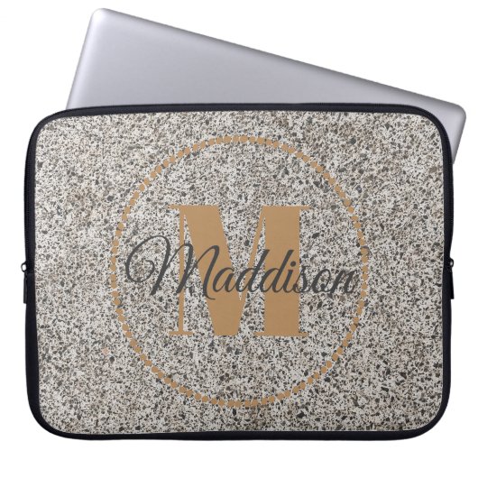 Modern Patroon Monogram Jouw naam Concrete Gold Laptop Sleeve (Voorkant)