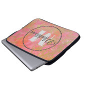 Modern Patroon Monogram Jouw naam Roze marmer Laptop Sleeve (Voorkant onderkant)