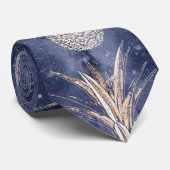 Modern patroon van nebula met gouden anananassen stropdas (Opgerold)