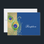 Modern Peacock Feathers Faux Jewel Scroll Swirl Kaart<br><div class="desc">OPMERKING: Dit is een plat bedrukt afbeelding, er zijn geen lagen, juwelen of metaalinkten gebruikt - maar het is een zeer realistische grafische weergave. KLEUR PALET: royal cobalt saffier blauw, goud geborsteld metal look, tan, smaragdgroen, limoen, aqua, koningsblauw, en paarse DESIGN COLLECTIE: Deze elegant gedraaide pauwenveren werden met de hand...</div>