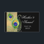 Modern Peacock Feathers Faux Jewel Scroll Swirl Plaatskaartje<br><div class="desc">OPMERKING: dit is een vlak gedrukt afbeelding, er zijn geen lagen, juwelen of metalen inkten gebruikt - maar het is een zeer realistische grafische weergave. COLOR PALETTE: zwart, gouden geborsteld metaal, bruin, smaragdgroen, limoen, aqua, koninklijk blauw, en paars ONTWERP COLLECTIE: Dit is een volledig ensemble van producten voor bruiloften, vrijgezellenfeesten,...</div>