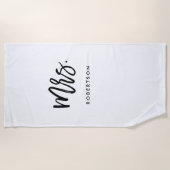 Modern penseelscript | Mrs. | Bewerkbare kleur Strandlaken (Voorkant)