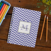 Modern Periwinkle Chevron Pattern met monogram Notitieboek