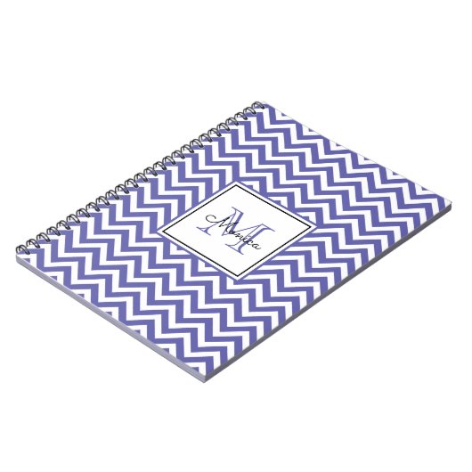 Modern Periwinkle Chevron Pattern met monogram Notitieboek (Linkerzijde)