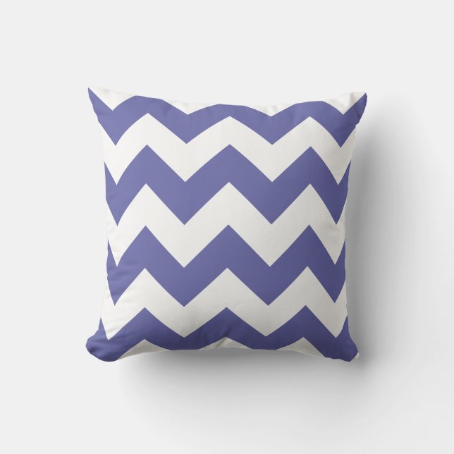 Modern Periwinkle Chevron Pattern Sierkussen (Voorkant)