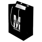 Modern Personalized Groomsmen Monogram and Name Medium Cadeauzakje (Voorkant Gekanteld)
