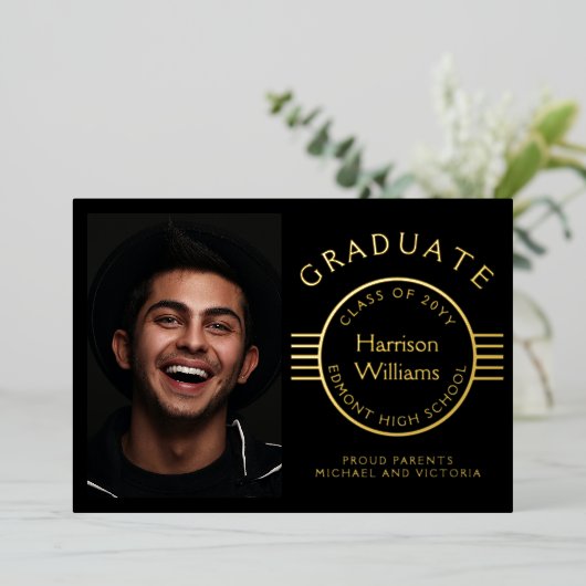 Modern Photo Afstuderen Afstuderen Gold Folie Uitnodiging (Staand Voorkant)