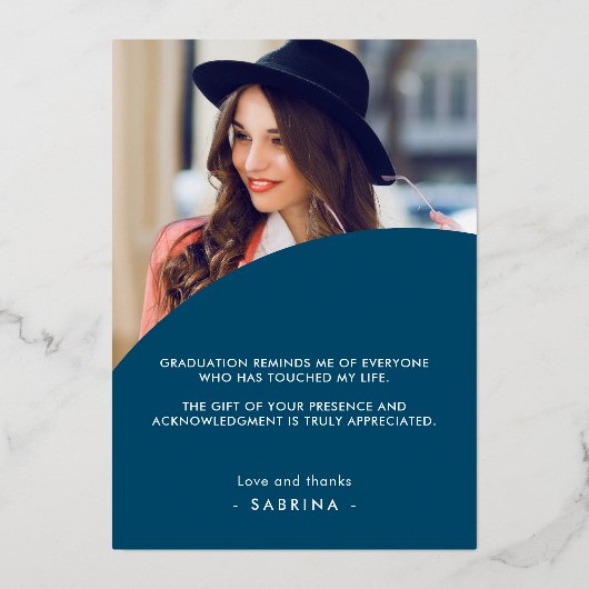 Modern Photo Afstuderen Folie Uitnodiging (Achterkant)