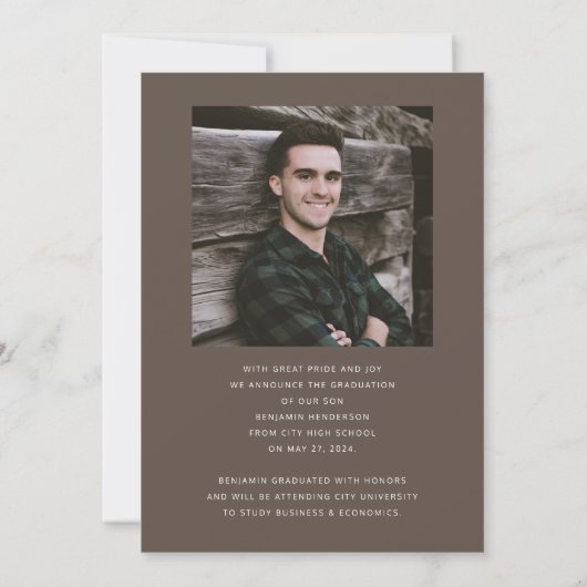 Modern Photo Boy Afstuderen Aankondiging (Achterkant)