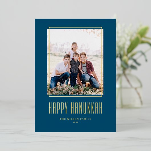 Modern Photo Lijst Blue Happy Hanukkah Folie Feestdagenkaart (Staand Voorkant)