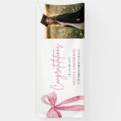 Modern Pink Bow Coquette Afstuderen Gefeliciteerd Spandoek (Verticaal)