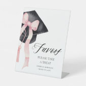 Modern Pink Bow Gradation Pet Afstuderen gunsten Reclamebord Met Voetstuk (Voorkant)