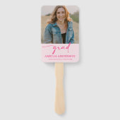 Modern Pink Bow Graduation Class of 2026 Photo Handwaaier (Achterkant)