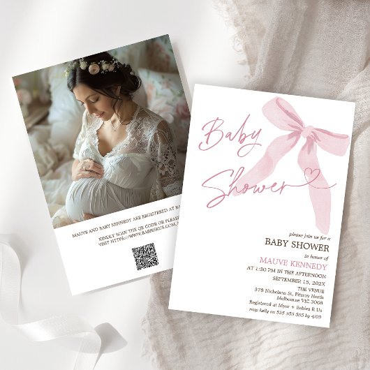 Modern Pink Bow QR Code Baby shower Kaart