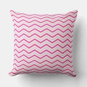 Modern Pink Chevron Stripe Outdoor Pillow Buitenkussen