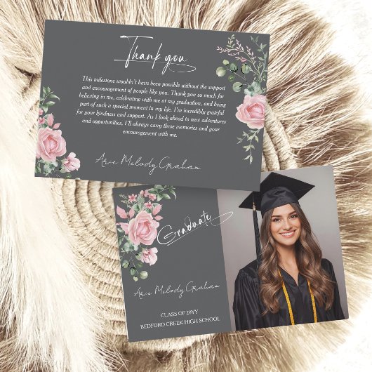 Modern Pink Roses Script Graduation Photo Bedankkaart