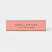 Modern Plain Classy Professioneel Koraal Roze Bureau Naambordje (Voorkant)