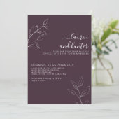 Modern Plum Paars Floral Botanical Script Wedding Kaart (Staand voorkant)
