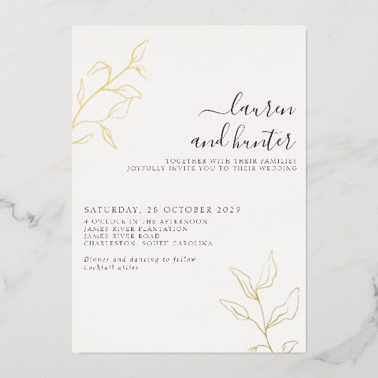 Modern Plum Paars Script Botanical Wedding Gold Folie Uitnodiging (Voorkant)