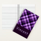 Modern Plum Paarse Plaid Monogram Spiral Notitiebo Notitieboek (Binnen)