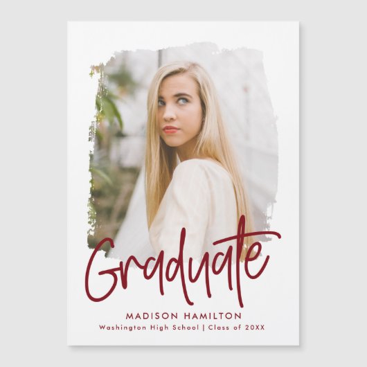 Modern Preppy Bourgondië Script Foto Afstuderen Magnetische Uitnodiging (Voorkant)