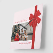 Modern Preppy Red Ribbon Bow Wrap Photo Christmas Vierkante Klok (Hoek)