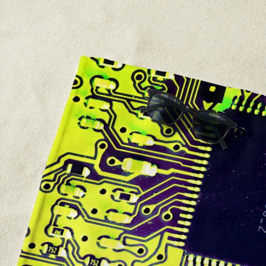 Modern printplaatontwerp Voeg naam toe Geeky Strandlaken (In situ)