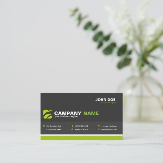 Modern Professional Business Card in Dark Gray Visitekaartje (Staand voorkant)