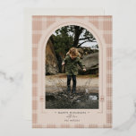 Modern Pset Dusty Roos & Roos Gold Folie Feestdagenkaart<br><div class="desc">Een klassiek vormgeving met een moderne draai. De gouden folie van het roos stemde over een stoffige roos achtergrond. Geef jaar,  groet,  familienaam,  favoriet afbeelding,  en een extra bericht op de rug uit om uw jaar in review te vertellen,  maar dat u kunt schrappen.</div>