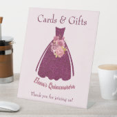 Modern Quinceañera Glitter Gown Gifts Table Reclamebord Met Voetstuk (Insitu)