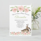 Modern Rabbit Pink Poppy bloemenmeisje baby shower Aankondiging (Staand voorkant)