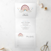 Modern Rainbow Boho Script Chic Baby shower Drieluik Uitnodiging (Binnen)