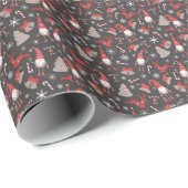 Modern Red and Grey Holiday Gnome Pattern Wrapping Cadeaupapier (Rol Hoek)