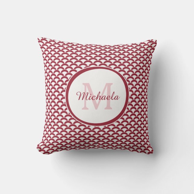 Modern Red and White Scallops Monogram en Naam Kussen (Voorkant)