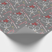 Modern Red Candy Cane Tennis Theme Kerstgrijs Cadeaupapier (Hoek)
