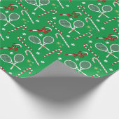 Modern Red Candy Cane Tennis Theme Kerstgroen Cadeaupapier (Hoek)