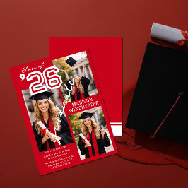 Modern Red Class of 2026 3-Photo Graduation Invite Kaart