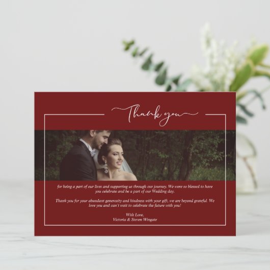 Modern Red Newlyweds Wimshical Calligraphy Bedankkaart (Staand voorkant)