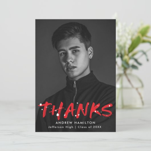 Modern Red Paint Splatter Photo Afstuderen Bedankkaart (Staand voorkant)
