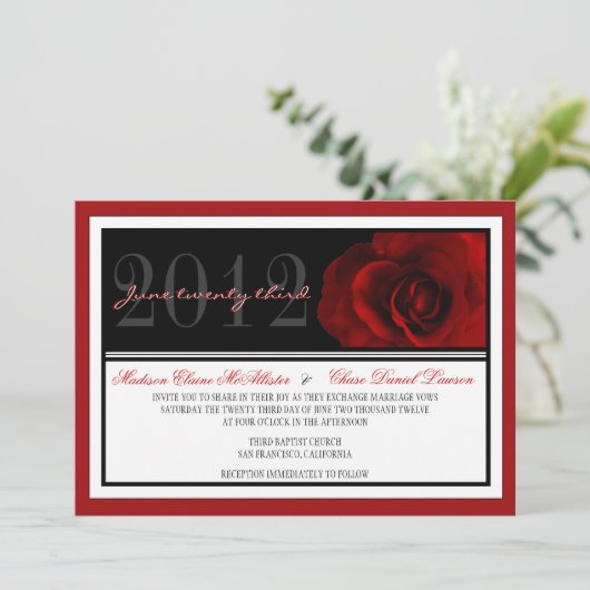 Modern Red Rose Wedding Invite Kaart (Staand voorkant)
