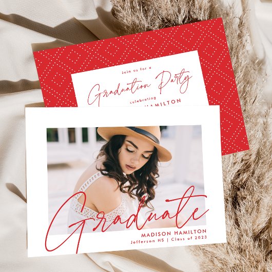 Modern Red Script Photo Graduation Party Kaart