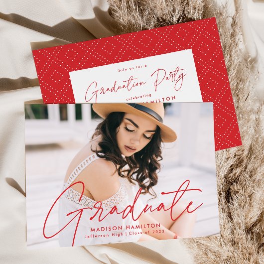 Modern Red Script Photo Graduation Party Kaart