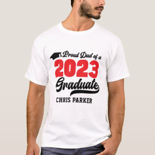 Modern Red Script Proud DAD van 2023 Afstuderen T-shirt