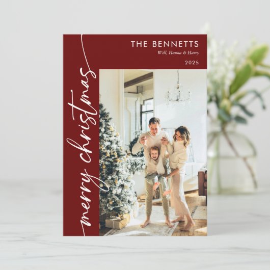 Modern Red Script Vrolijk Kerstfeest 5 Foto Feestdagenkaart (Staand voorkant)