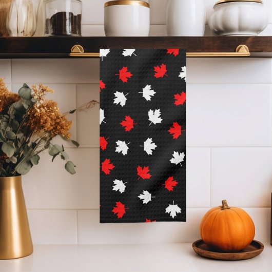 Modern Red White Canada Maple Leaf Black Pattern Theedoek