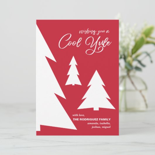 Modern Red White Cool Yule Script Geometric Trees Feestdagenkaart (Staand voorkant)