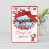 Modern Red White Cute Elf Photo Merry Kerstry Feestdagenkaart (Staand voorkant)